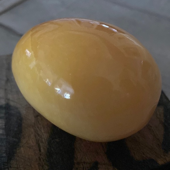 Vintage Madagascar Genuine Polished Lemon Quartz Egg - Picture 2 of 7